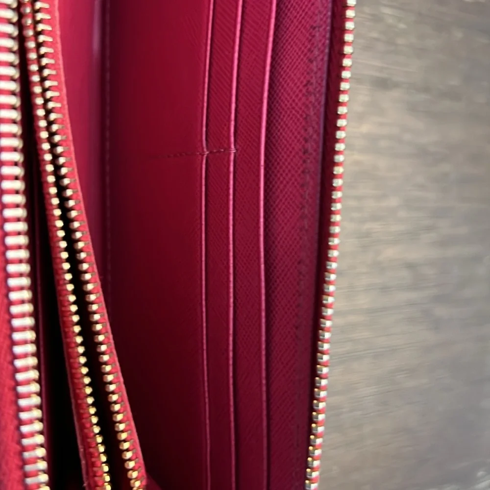 Authentic Pink Prada 3/4 zip wallet with bow! - Picture 10 of 12